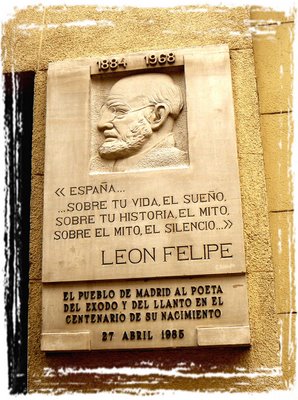 Lápida conmemorativa a León felipe