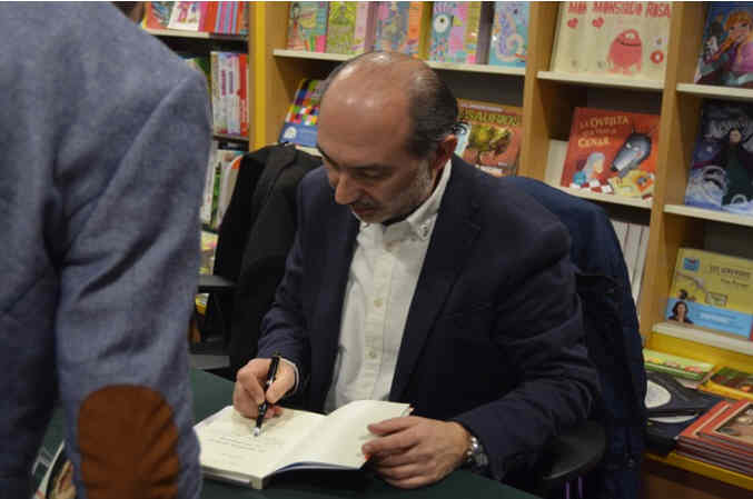 Presentación del libro «La literatura española en 100 preguntas» de Felipe Díaz Pardo