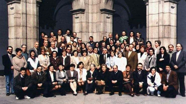Profesores en el claustro del Instituto de Enseñanza Secundaria San Isidro de Madrid hacia 1995.